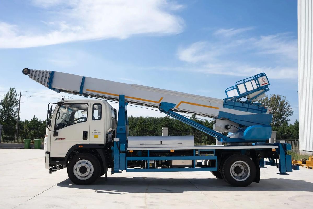 都昌县云梯上料车租赁费用